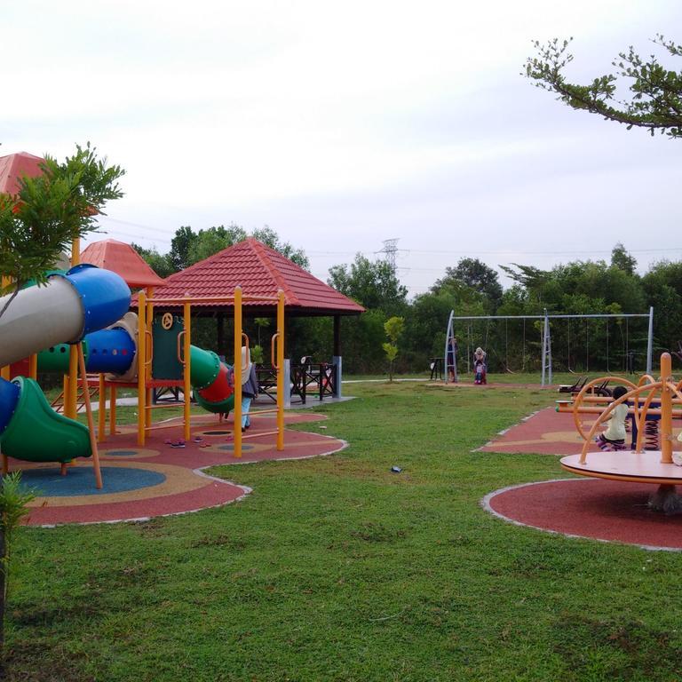 Az Zahra Homestay Klia سيبانغ المظهر الخارجي الصورة